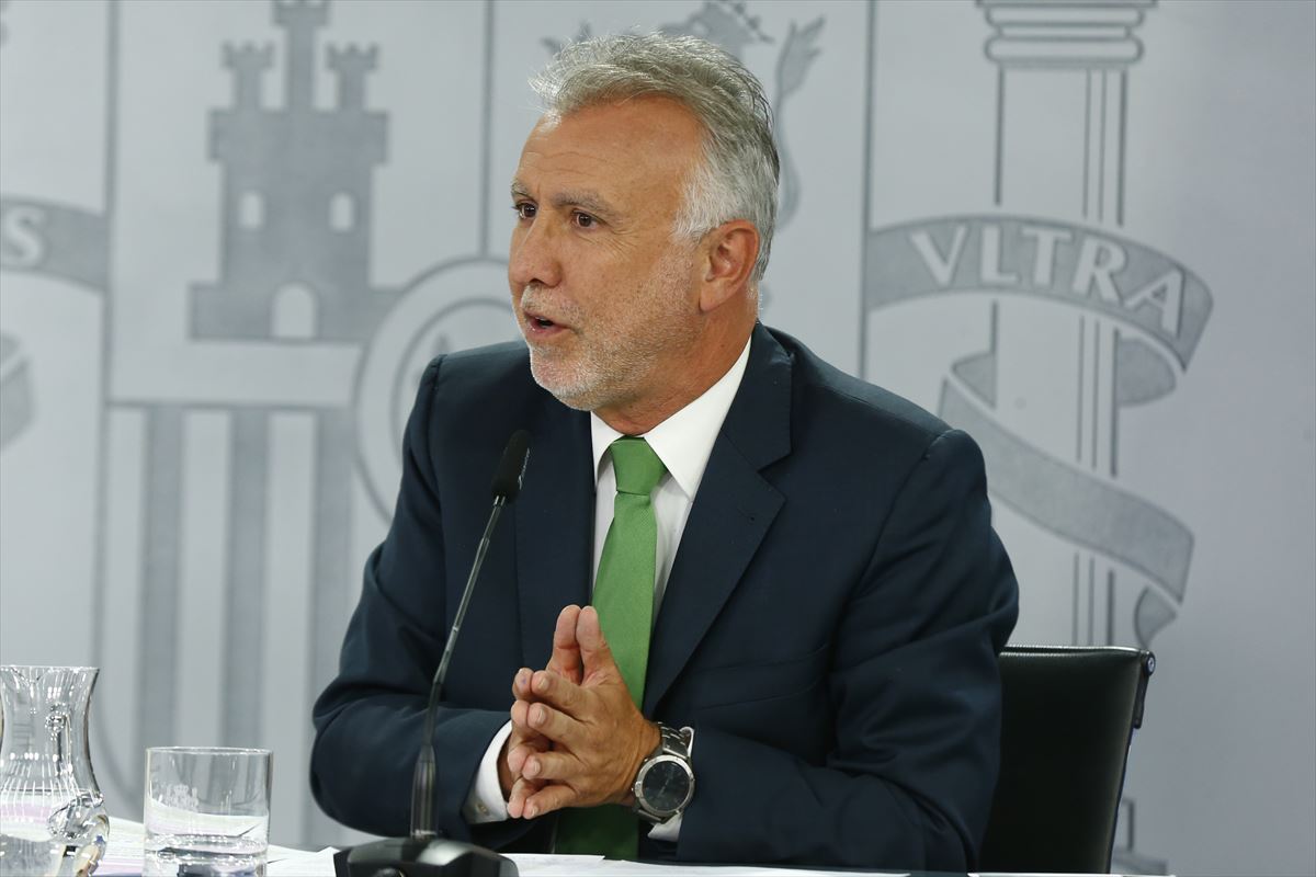 Lurralde Politikako eta Memoria Demokratikoko ministroa, Ángel Víctor Torres. 