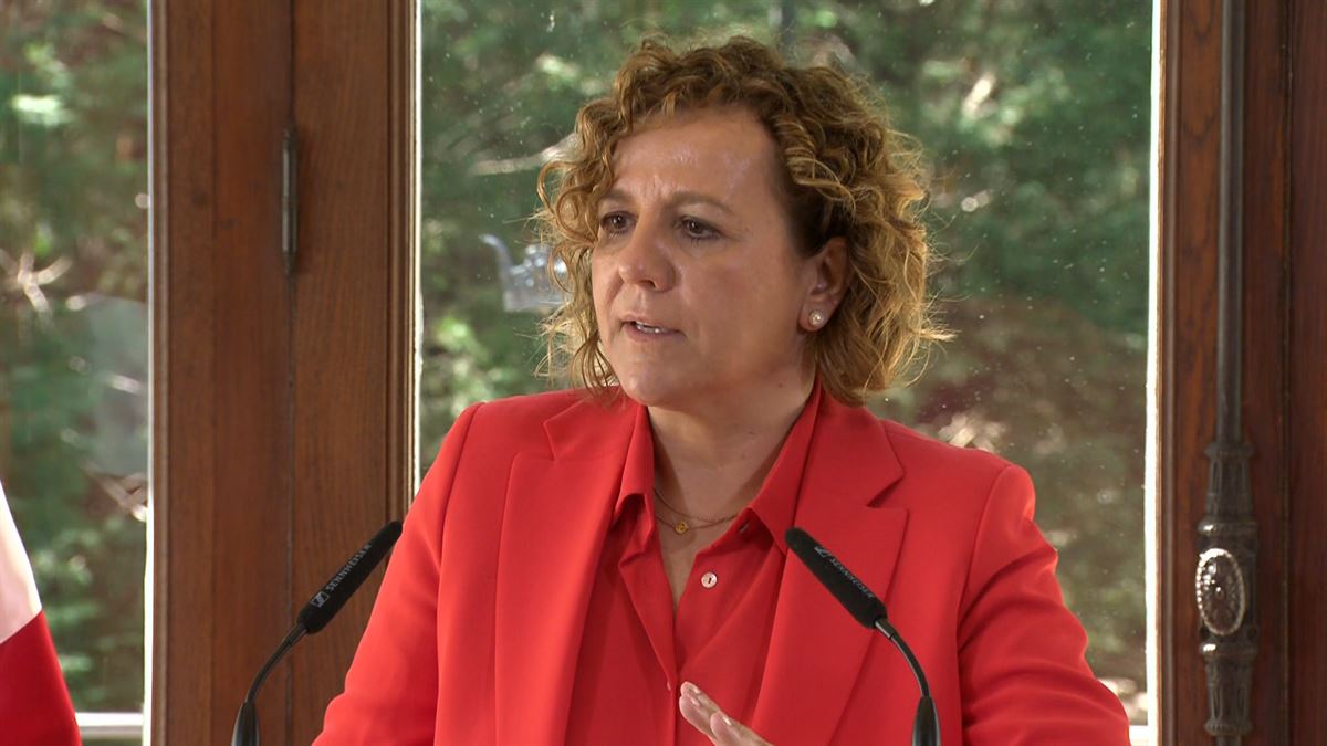 La presidenta de Confebask, Tamara Yagüe, pide una reducción de impuestos al lehendakari