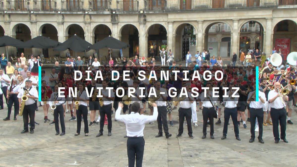 Música y ambiente festivo en Vitoria-Gasteiz para celebrar la festividad de Santiago