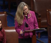 Jennifer Wexton hace historia al ser la primera congresista en usar IA para hablar en el Congreso de EE. UU. 