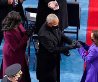 Barack eta Michelle Obamak beren babesa erakutsi diote Kamala Harris hautagai demokratari