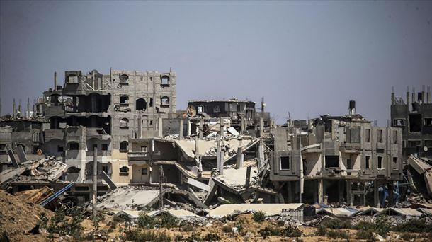 Destrucción en el campo de refugiados de Al Bureije (Gaza). Foto: EFE