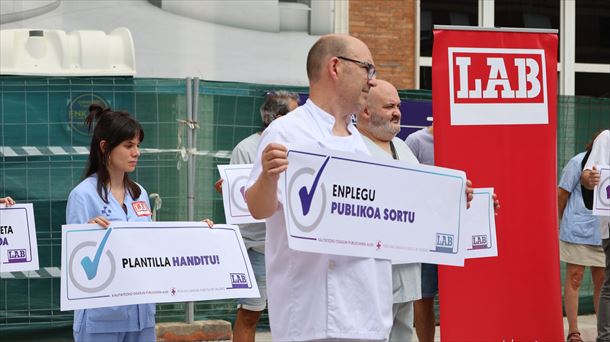 Protesta del personal sanitario. Imagen: LAB