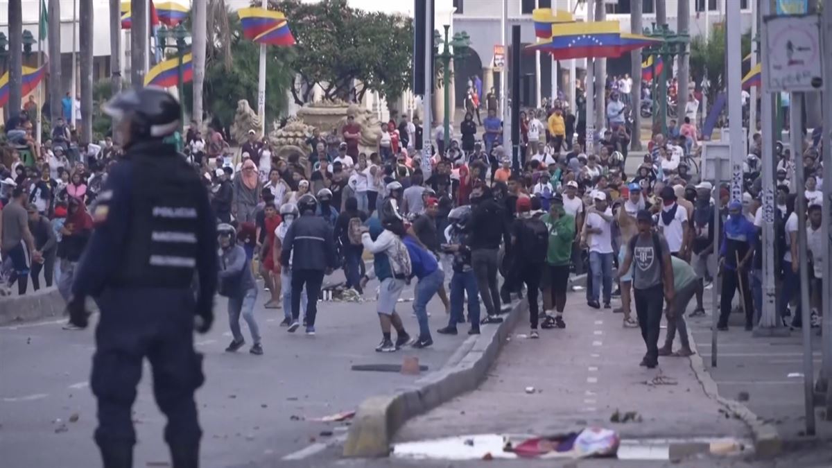 Manifestación de apoyo al candidato Edmundo González en Caracas. Foto: EFE