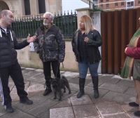 Las heces caninas indignan a los viandantes: ''¡Acabo de pisar una y me he puesto de una mala leche...!''