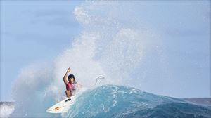 Erostarbe surfaren munduko maila goreneko zirkuitura itzuliko da, eta hurrengo lau probetan parte hartuko du