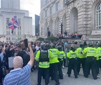 150 lagun baino gehiago atxilotu dituzte ultraeskuinak etorkinen aurka egindako protestetan