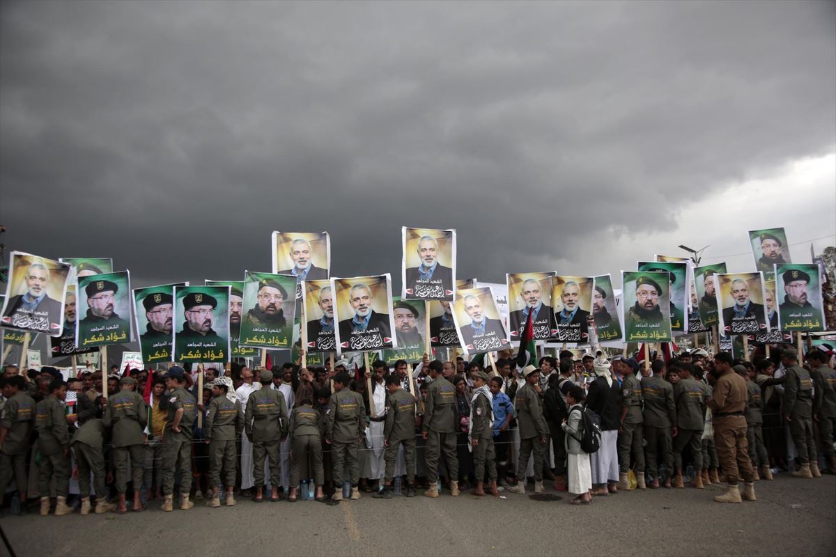 Protestas de los hutíes en Yemen tras el asesinato de los líderes de Hamás y Hezbolá