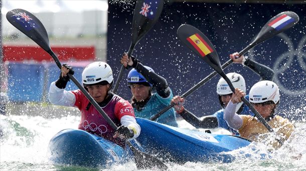 Maialen Chourraut kayak-kroseko final laurdenetarako sailkatu da. Argazkia: EFE