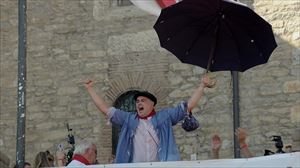 Lehertu da festa Gasteizen Zeledonen etorrerarekin