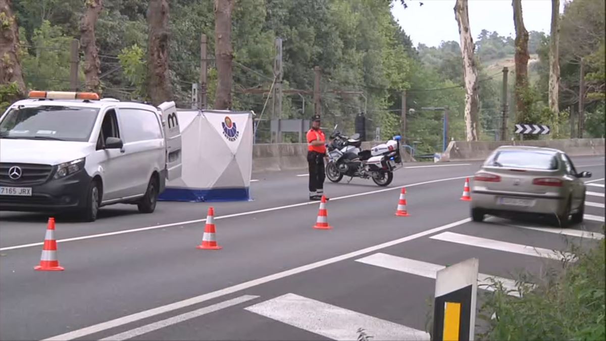 El accidente ha ocurrido en la GI-636, a la altura de Lezo. Foto: EITB MEDIA