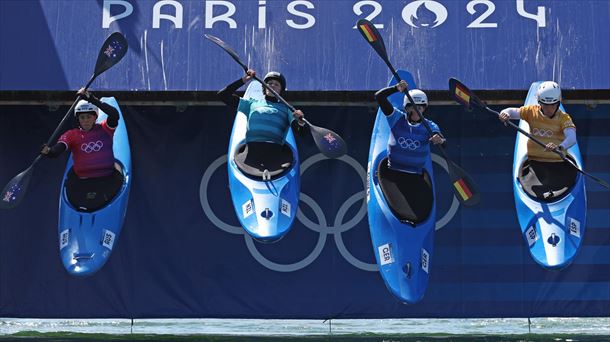 Maialen Chourraut, a la derecha, en la salida de su serie. Foto: EFE. 