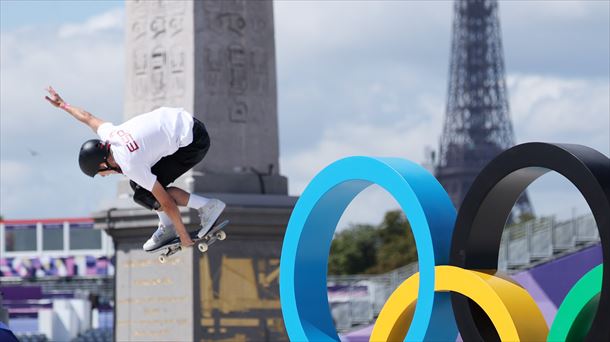 Alain Kortabitarte en su clasificatoria de skate park Foto: EFE