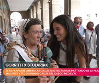 Txistularis de fiestas de Vitoria-Gasteiz: cuatro horas tocando por las calles de la ciudad