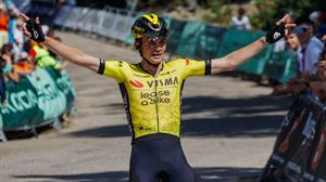 Sepp Kussek irabazi du Lagunas de Neilan, eta aurreneko postuan jarri da Burgosko Itzuliko sailkapen nagusian