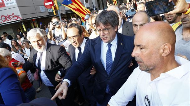 Carles Puigdemont Bartzelonan, Katalunian egindako agerpen laburrean