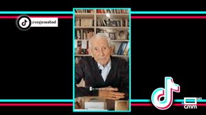 José Abad, el TikToker de 90 años que aconseja no tener miedo a la digitalización 