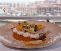 Degustamos una lasaña crujiente de brandada de bacalao, en el restaurante El Mirador de Bilbao