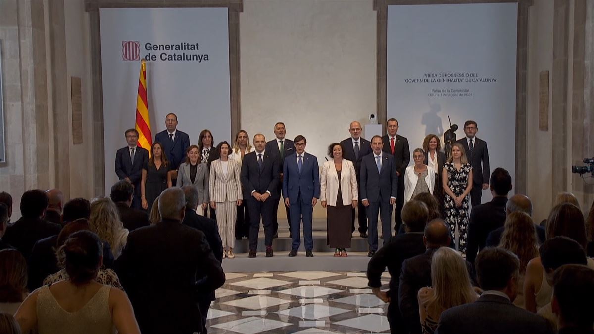 Foto de familia. Imagen obtenida de un vídeo de la Generalitat.