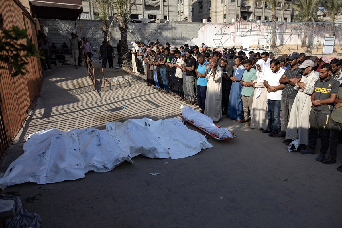 Víctimas de los ataques israelíes en Khan Yunis (Gaza). Foto: EFE