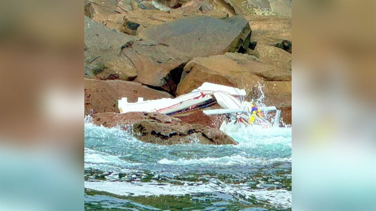 Restos del velero. Imagen obtenida de un vídeo de la Guardia Civil de Gipuzkoa.