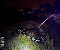 Fallece un motorista de 40 años tras salirse de la vía y chocar contra un árbol en Tajonar