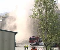 Los bomberos dan por controlado el incendio declarado en una empresa de reciclaje en Erandio 