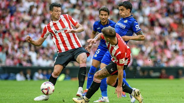 Vesga y Yeray en el partido contra el Getafe. Foto: EFE