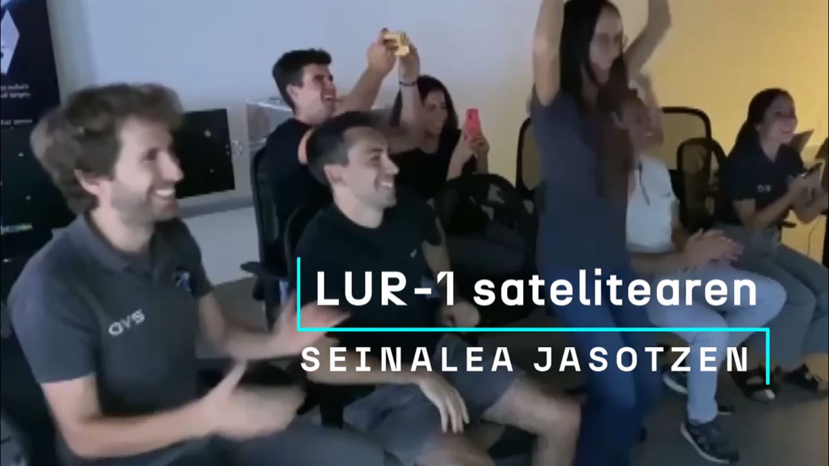 LUR-1 satelitearen seinalea jasotzen.