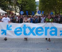 Preso, iheslari eta deportatuak etxeratzea eskatzeko manifestazioa egin du Sarek Donostian