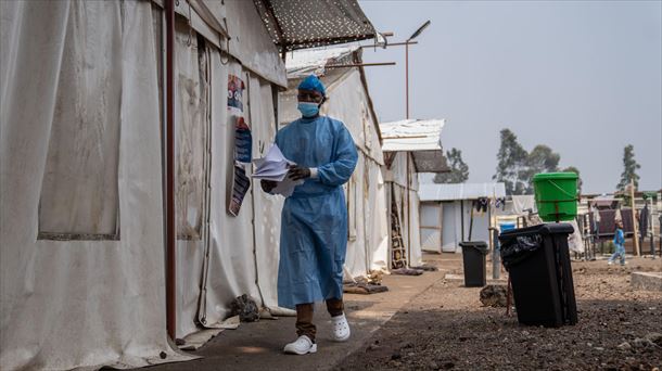 Trabajador sanitario en la República Democrática del Congo. Foto: EFE