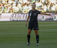 Huerta de Aza, primera mujer en dirigir un partido de fútbol profesional masculino como árbitra principal