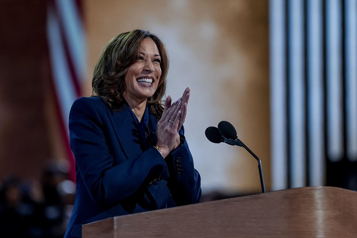 Kamala Harris en la convención demócrata. Foto: EFE.