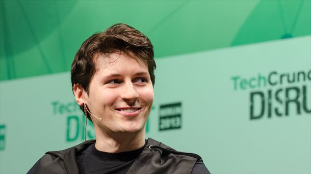 Pavel Durov artxibo irudi batean.