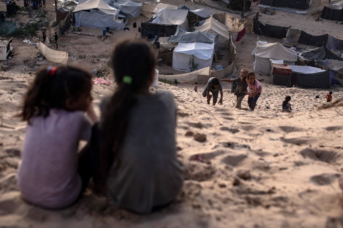 Niñas en Gaza, en Khan Younis. Foto:EFE