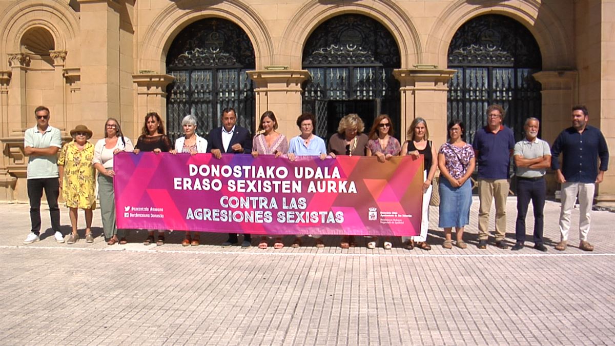 Concentración en San Sebastián. Imgne obtenida de un vídeo de EITB Media.