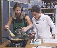 ¡A 15 minutos de acabar el cocinado alguna pareja no ha tocado la lubina!