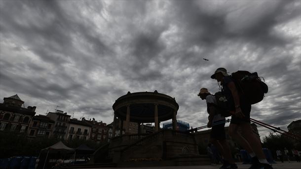 Cielo oscuro en Pamplona. 