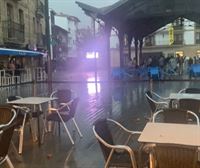 Espantada en las terrazas de Orio, Zarautz y Donostia por la lluvia