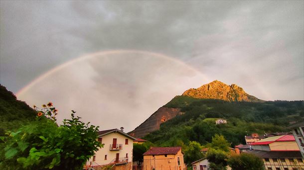 Arco Iris en Mañaria este 31 de agosto. Foto: Marivi González de Audicana Velar