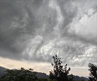 Varias viviendas de Amorebieta siguen sin electricidad por la tormenta del sábado