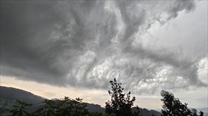 Varias viviendas de Amorebieta siguen sin electricidad por la tormenta del sábado