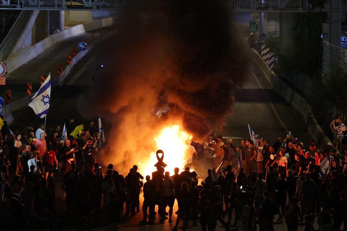 Barricadas en las protestas, en Israel. Foto: EFE