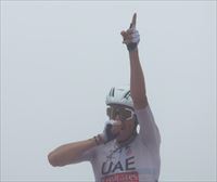 Marc Soler gana en los lagos de Covadonga, y Ben O'Connor mantiene el maillot rojo por cinco segundos