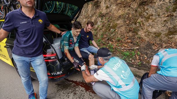 Van Aert se ha visto obligado a abandonar la Vuelta a España, este martes. Foto: EFE. 