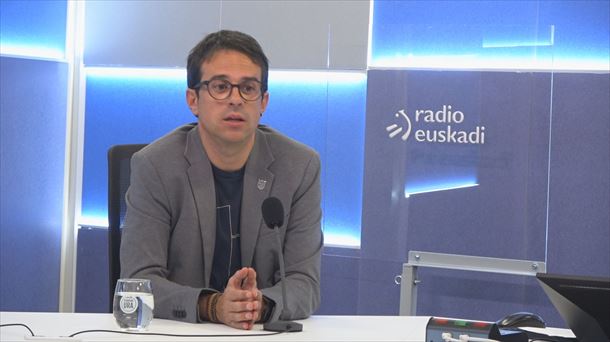 Pello Otxandiano: "Vamos a mantener una actitud absolutamente constructiva en el Parlamento" 