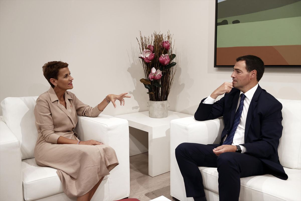 María Chivite e Imanol Pradales. Foto: EFE.