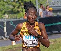 Rebecca Cheptegei atleta ugandarra hil du bikotekideak Kenyan