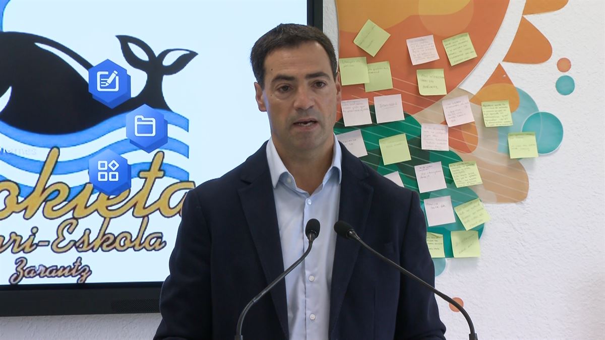 El lehendakari pide la implicación de todos para lograr un sistema educativo de máxima calidad