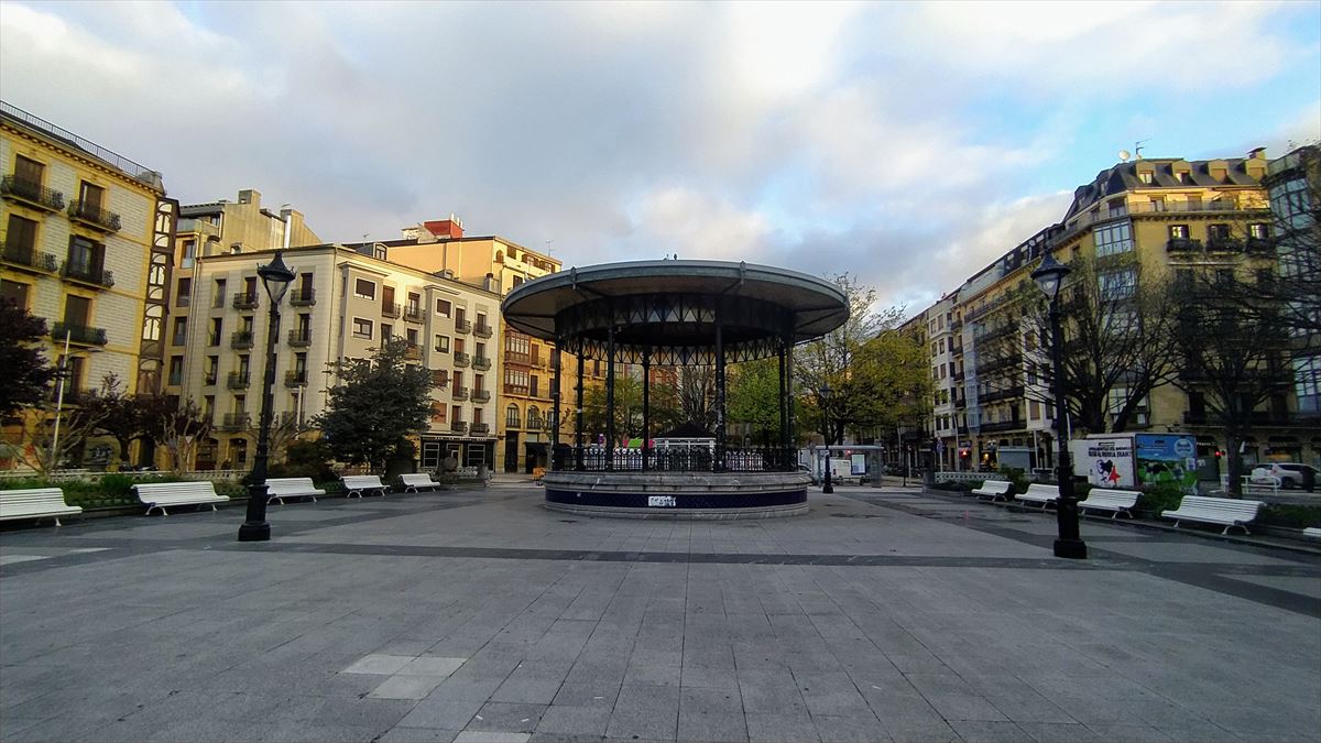 Plaza Easo, en Donostia. Foto: Jon Hernandez Utrera. 